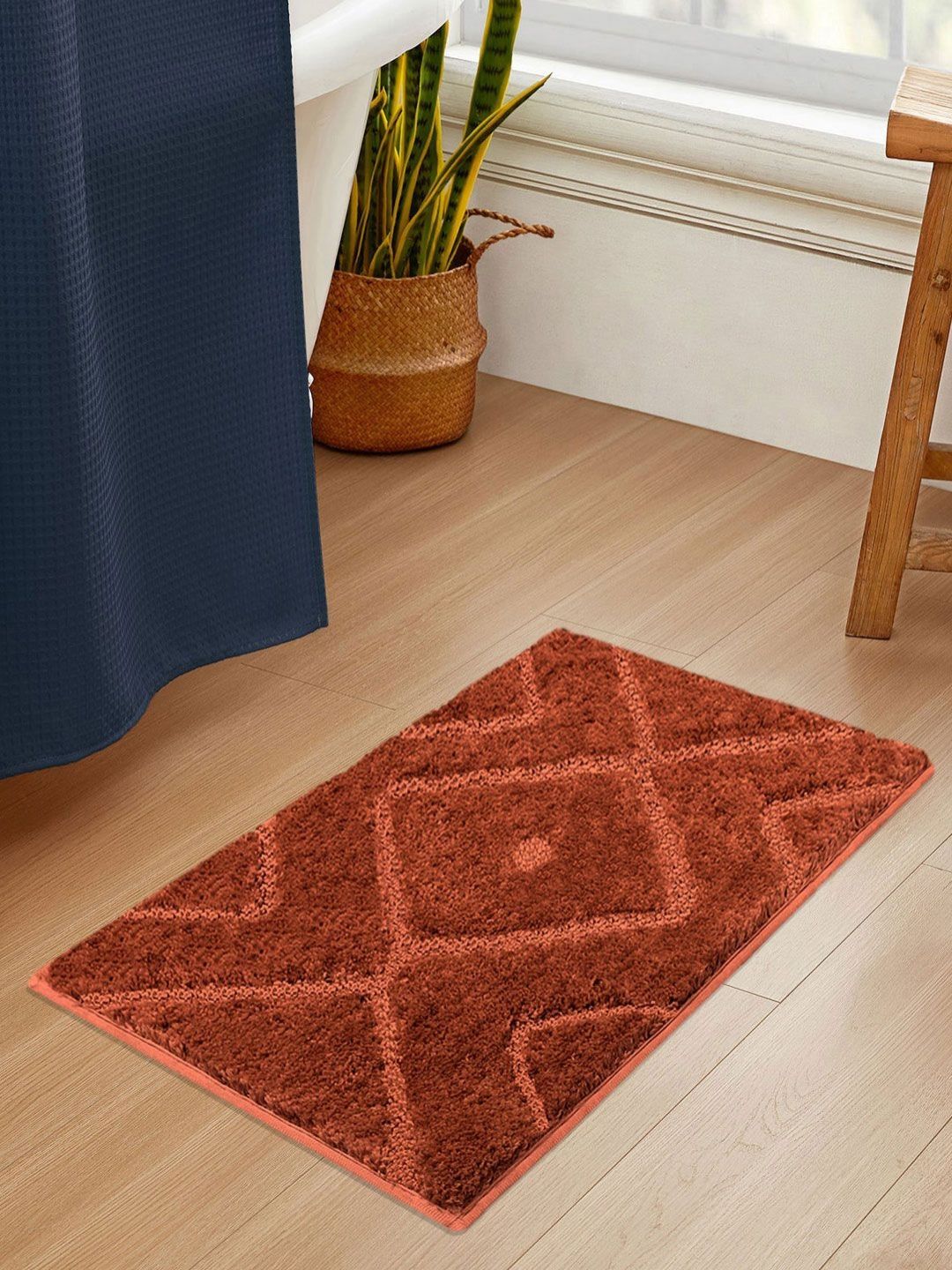 LUXEHOME INTERNATIONAL Rust Microfibre Anti Skid Bath Rug
