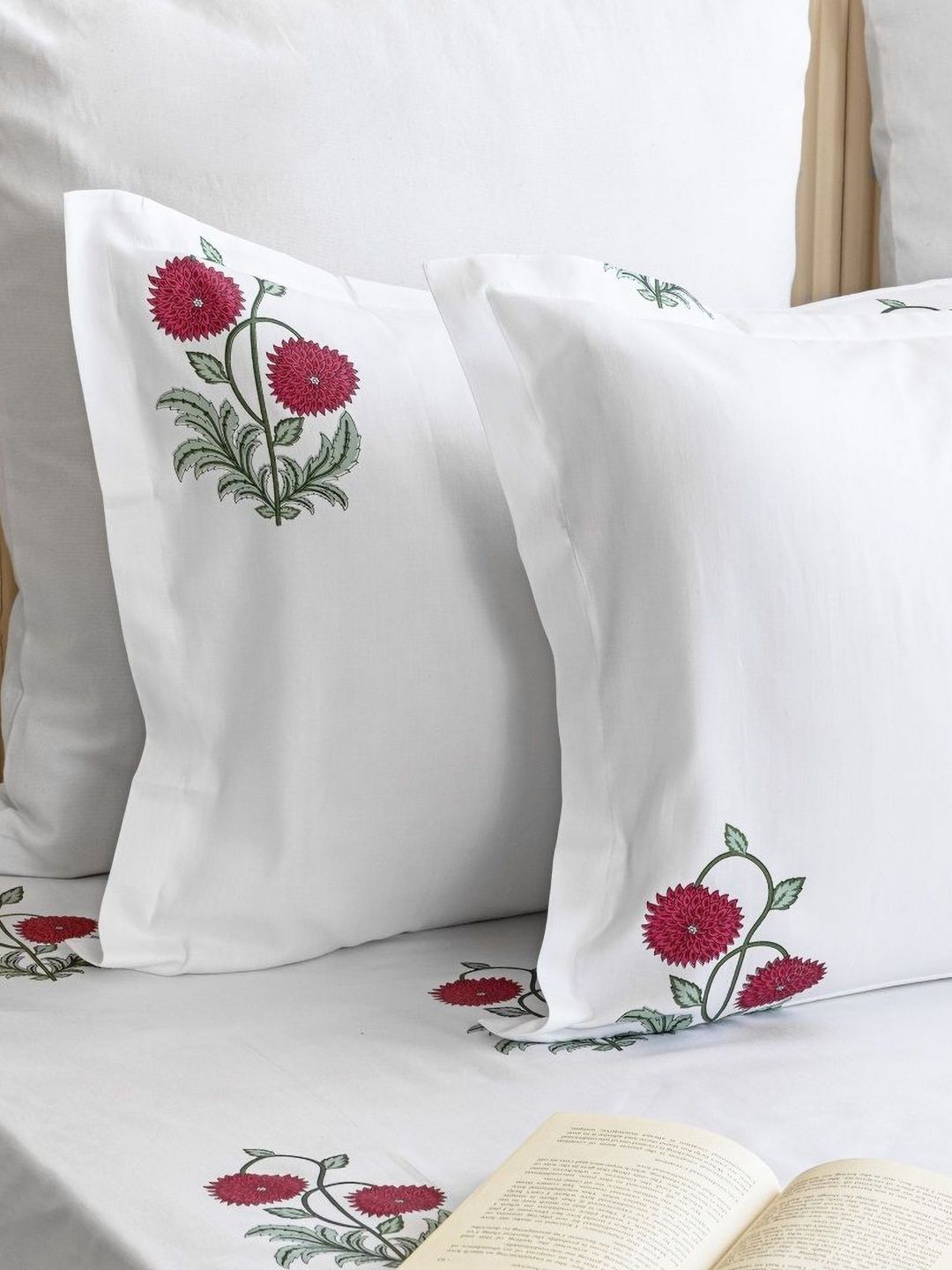 HOMEMONDE HOMEMONDE White & Red 2 Pieces Floral Printed 210TC Pure Cotton Rectangle Pillow Covers