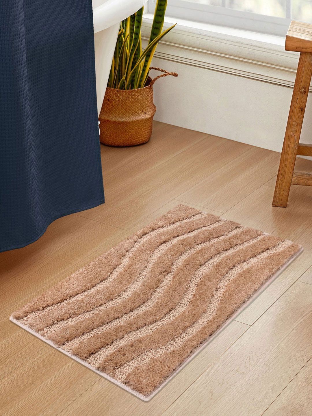 LUXEHOME INTERNATIONAL Taupe Microfibre Anti Skid Bath Rug