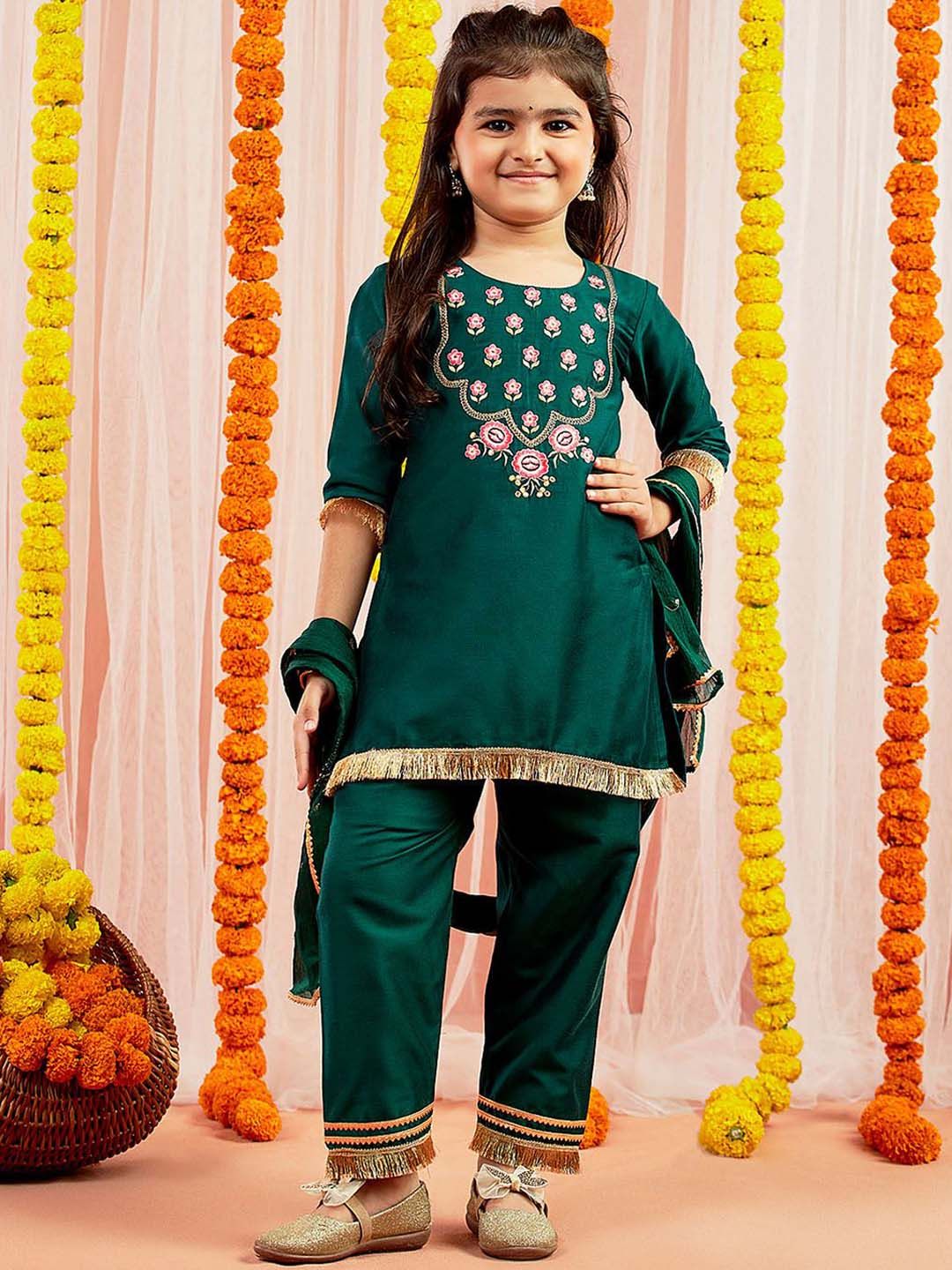 VASTRAMAY Girls Floral Embroidered Thread Work Kurta With Trousers & Dupatta