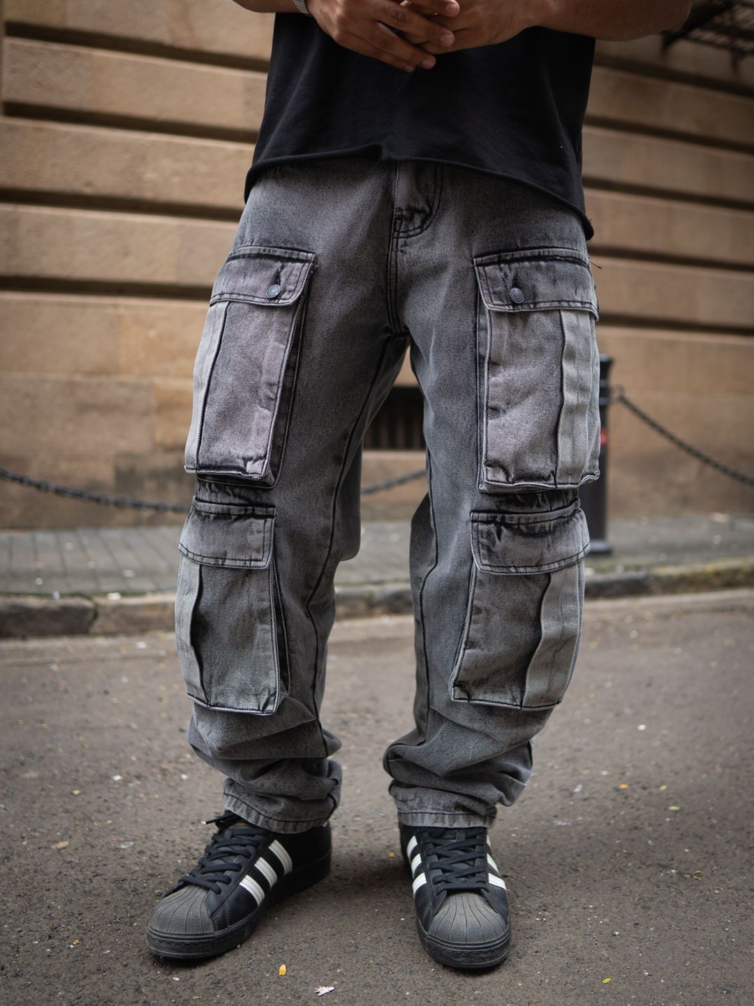 Powerlook Men Relaxed Fit Cargos Jeans deal from myntra