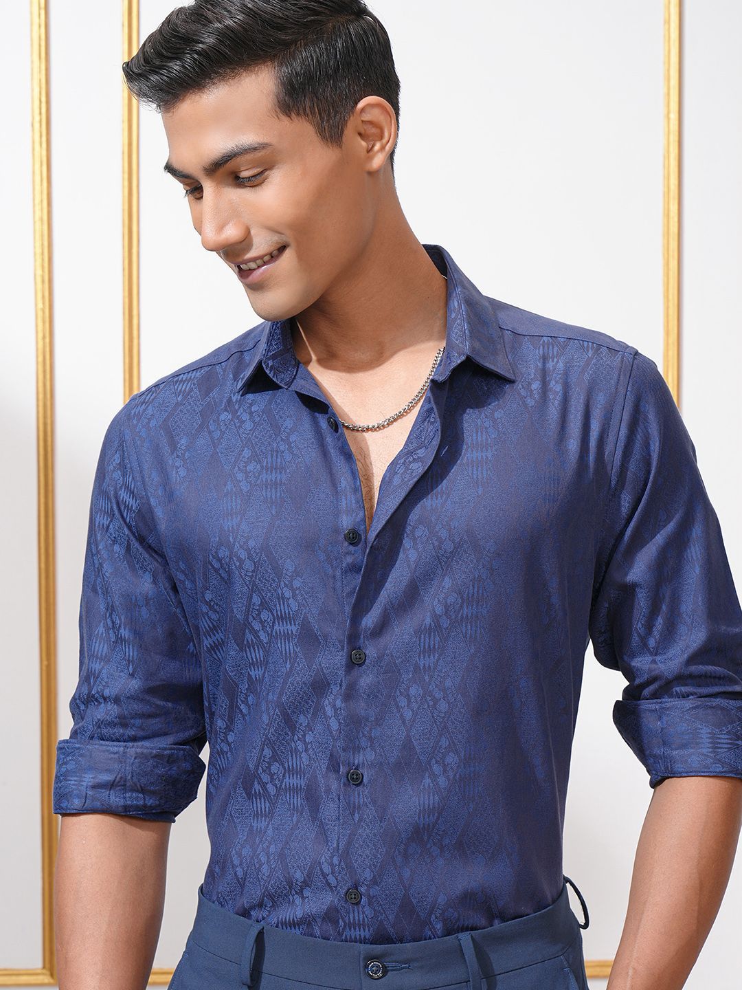 LOCOMOTIVE Men Cutaway Collar Geometric Printed Casual Shirt