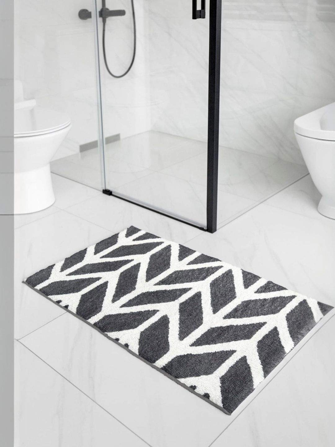 Encasa Homes Grey & White Printed 210 GSM Microfibre Rectangular Bath Rug