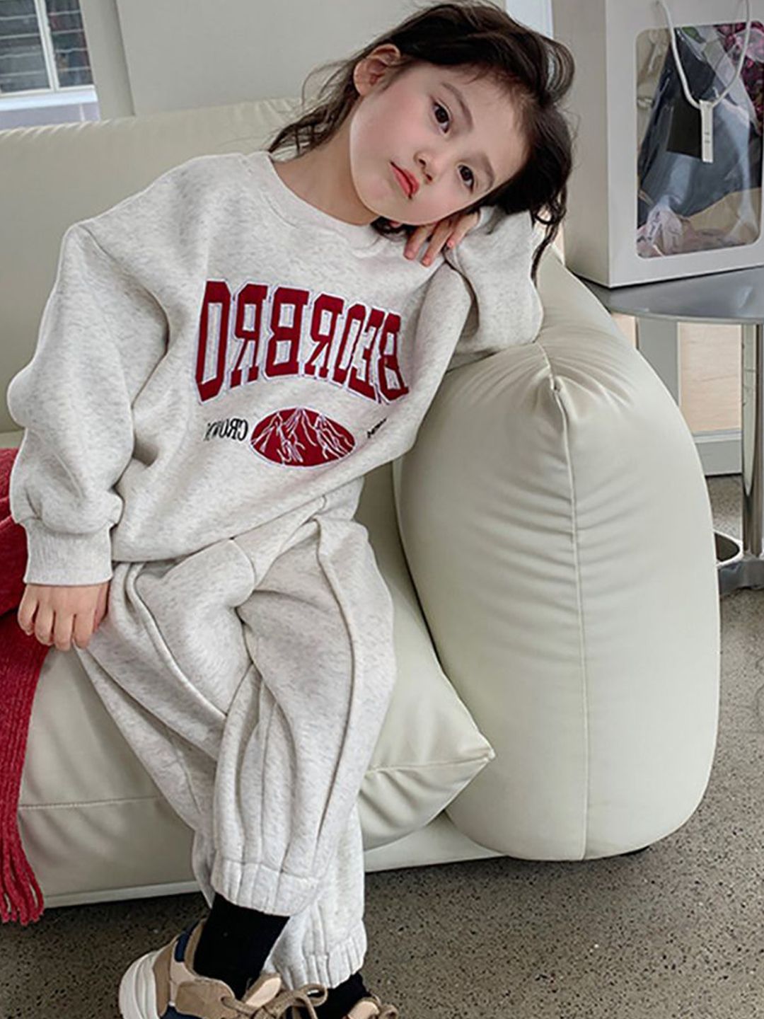 StyleCast x Revolte Girls Printed Round Neck Long Sleeves Sweatshirt With Jogger