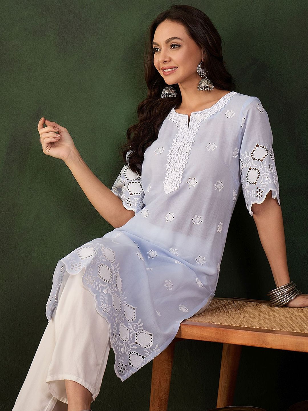 Sangria Sangria Women Purple Embroidered Round Neck Short Sleeve Straight Kurta
