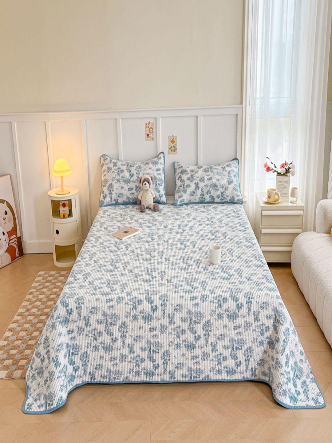 JC HOME Blue & White Floral Printed 240 TC Pure Cotton Bed Cover With 2 Pillow Covers