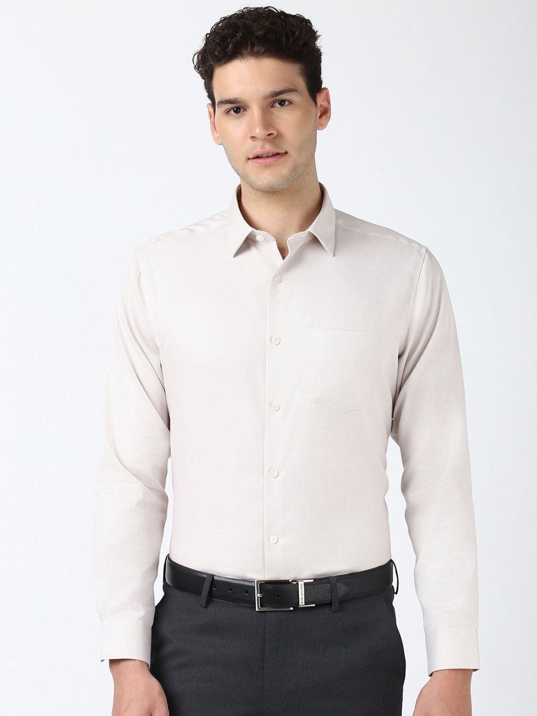 Peter England Elite Men Spread Collar Solid Cotton Formal Shirt