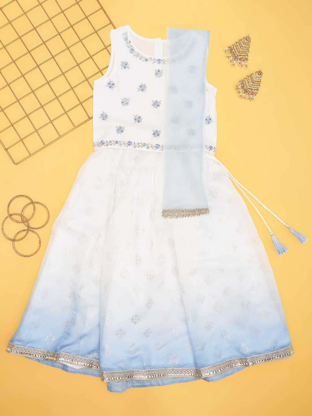 AKKRITI BY PANTALOONS Girls Embroidered Ready to Wear Lehenga & Blouse With Dupatta
