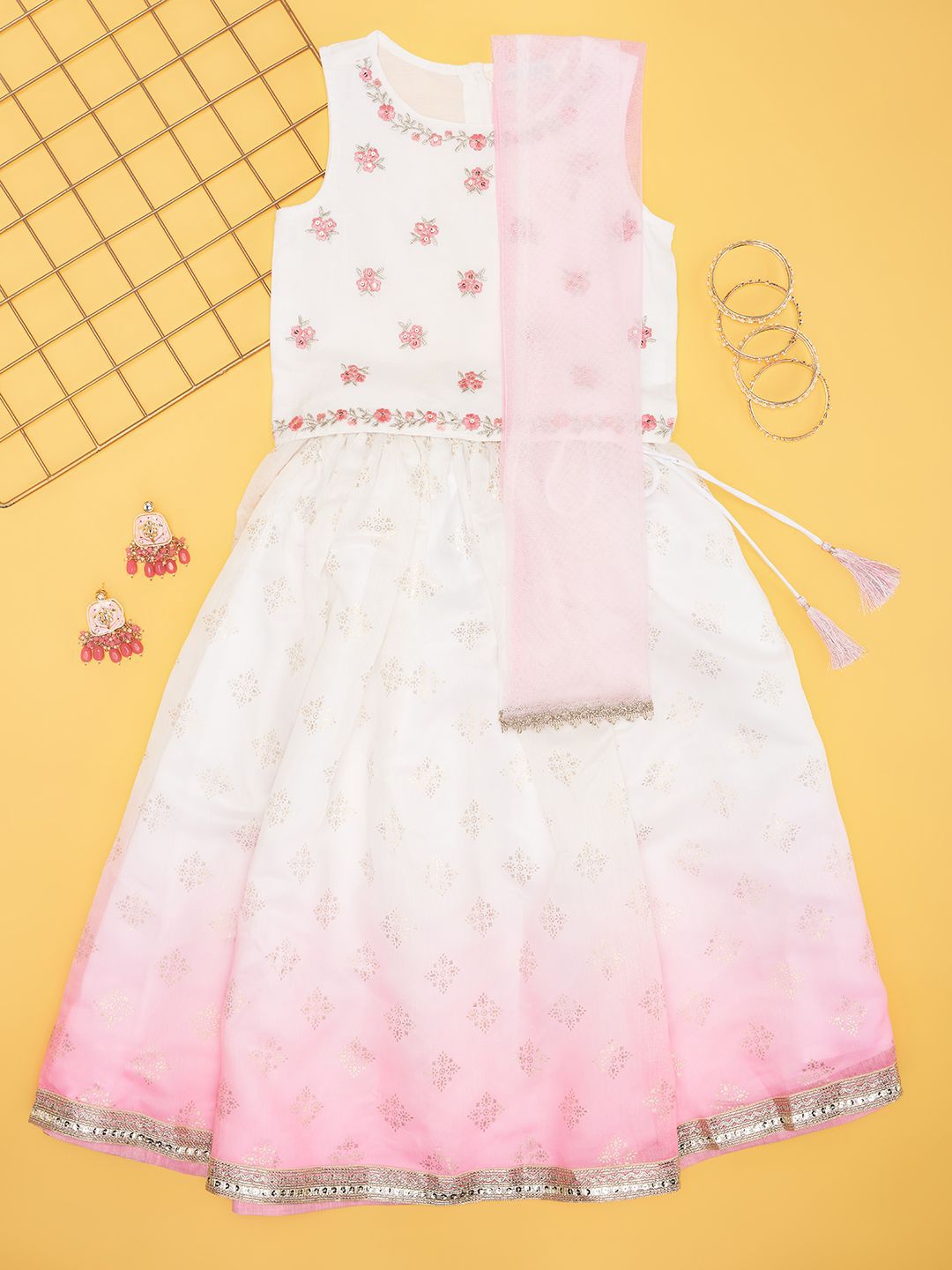 AKKRITI BY PANTALOONS Girls Embroidered Ready to Wear Lehenga & Blouse With Dupatta