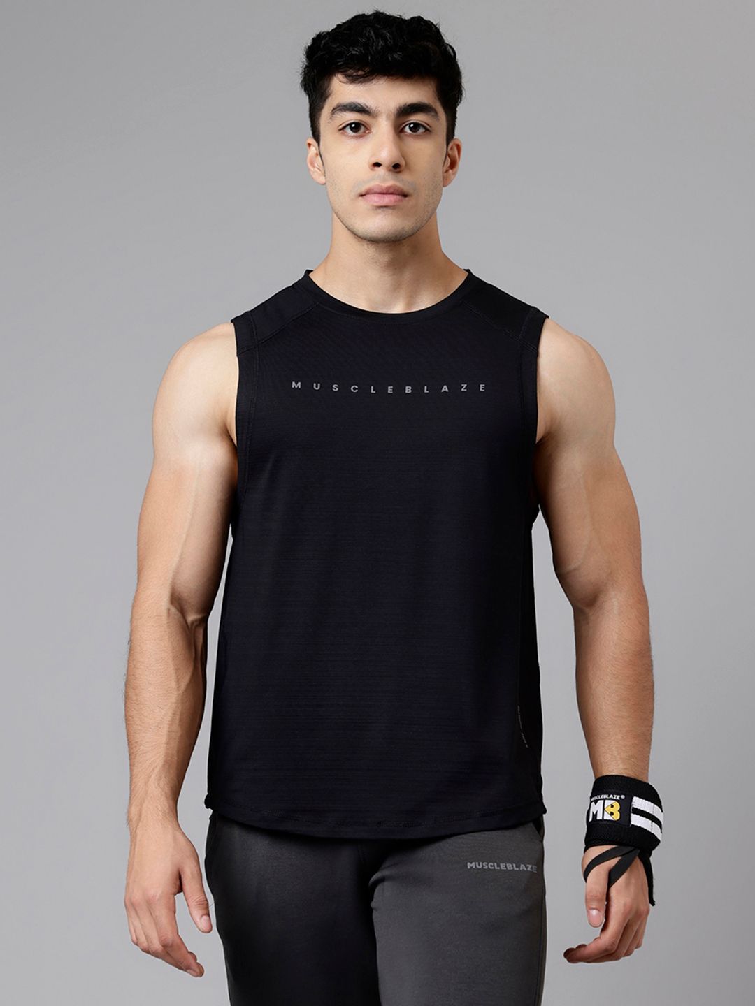 MuscleBlaze Men Sports T-shirt