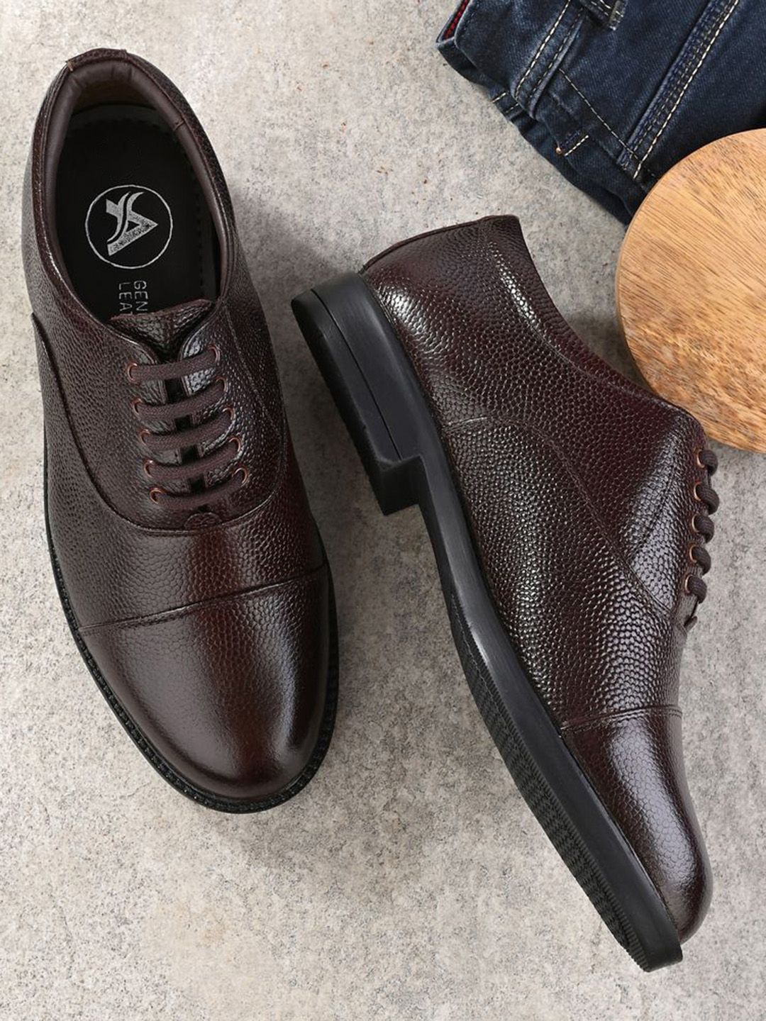 Auserio Men Solid Leather Formal Derbys