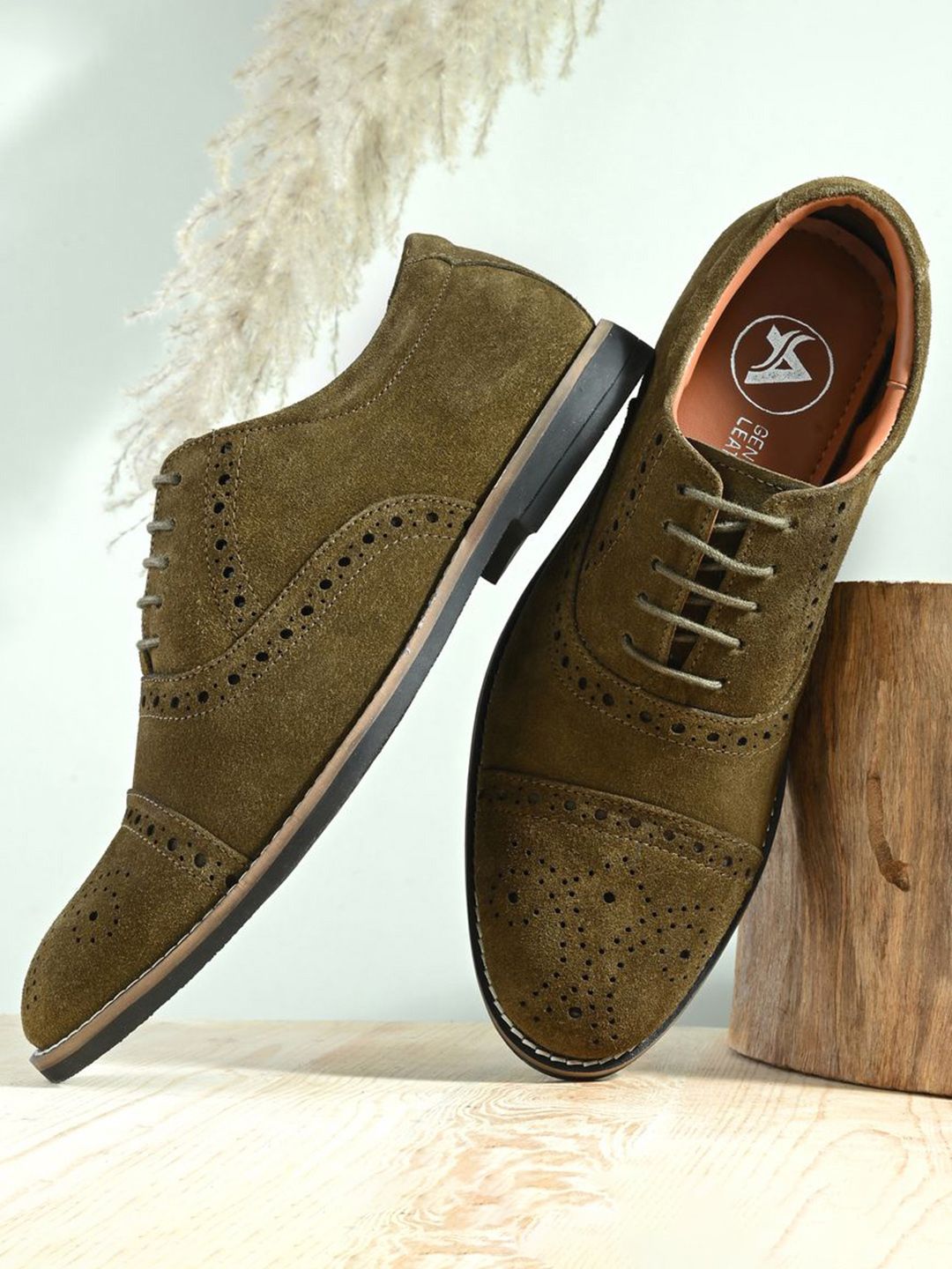 Auserio Men Textured Brogues Formal Shoes