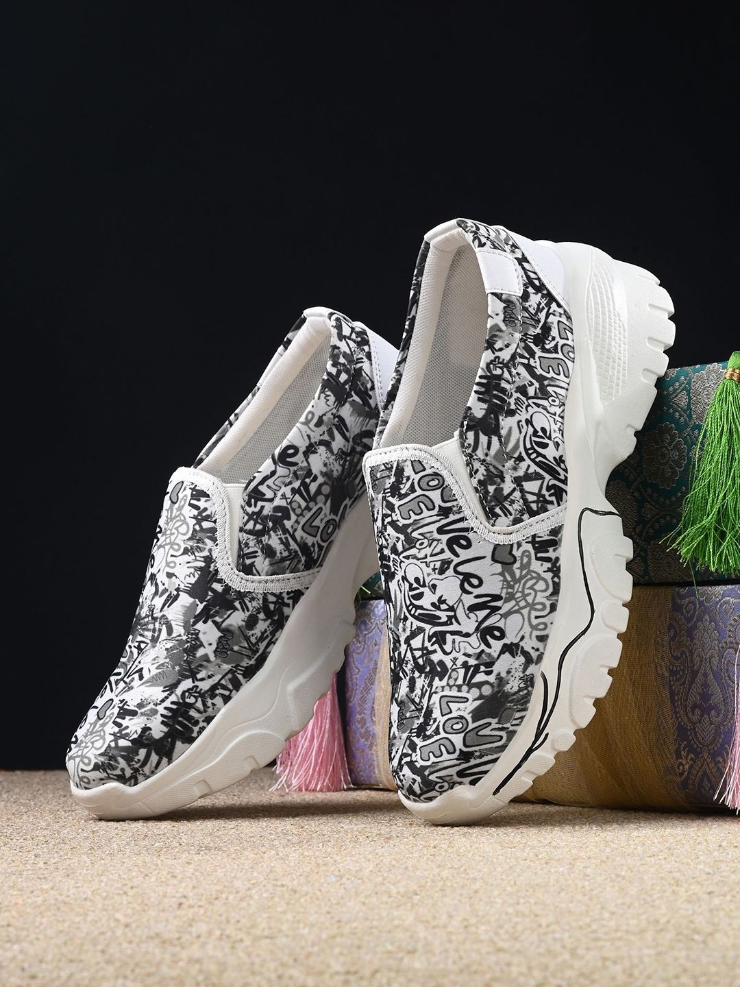 knoos Women Printed Sneakers