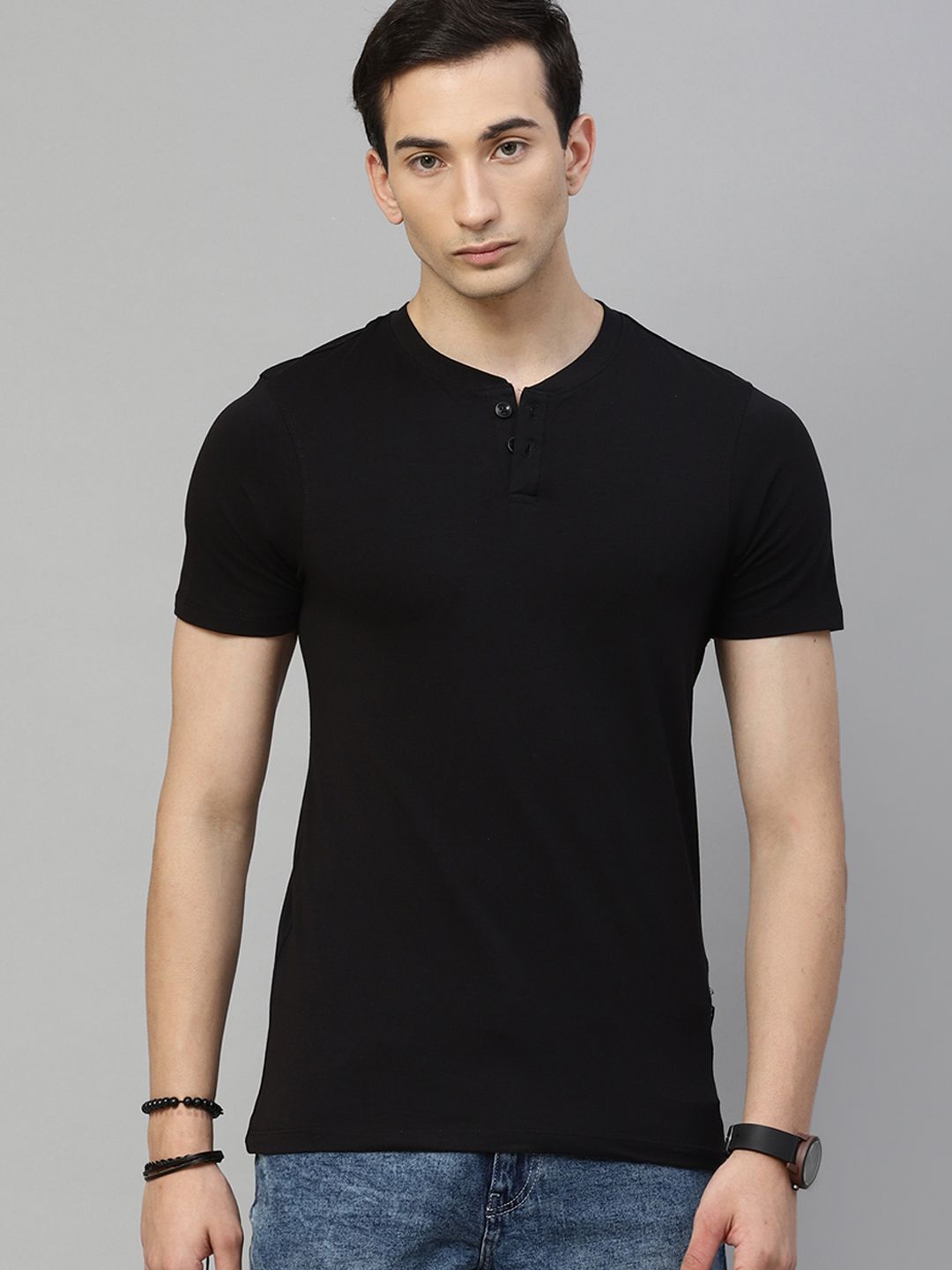 Roadster Men Black Solid Henley Neck T-shirt
