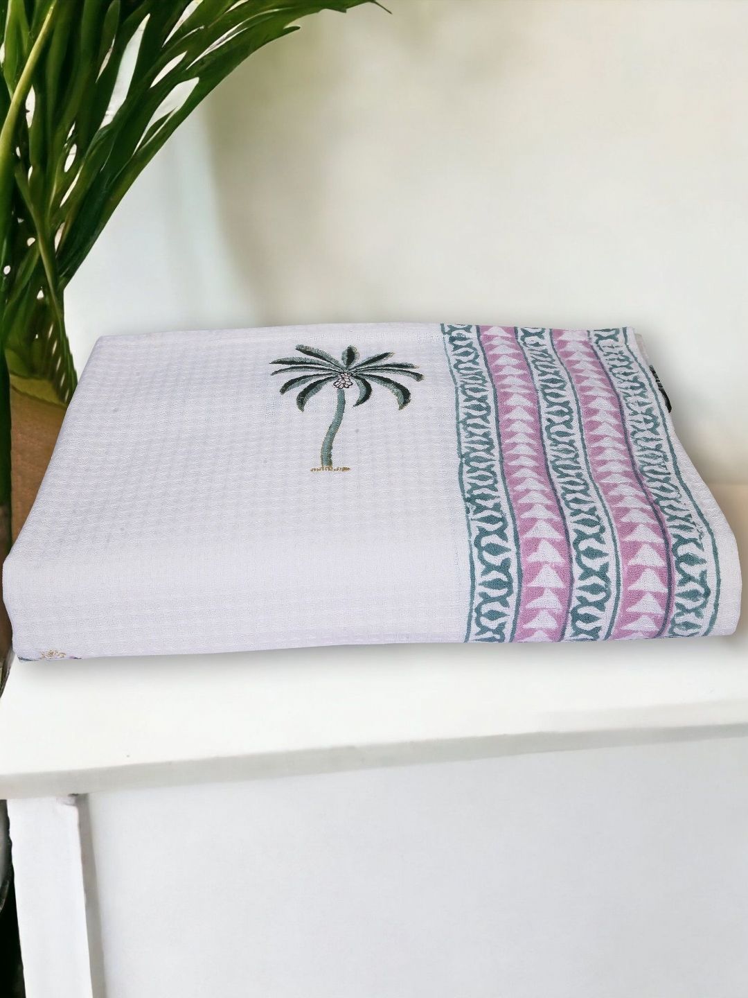 Texstylers Pink & White Tropical Printed Pure Cotton 300 GSM Bath Towel