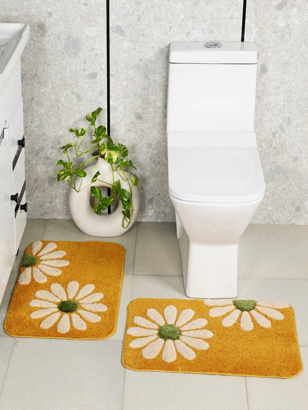 Saral Home White & Green 2 Pieces Printed 3000 GSM Antiskid Bath Rugs
