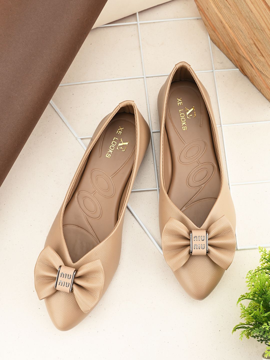 XE Looks Women Solid Ballerinas with Bows Flats