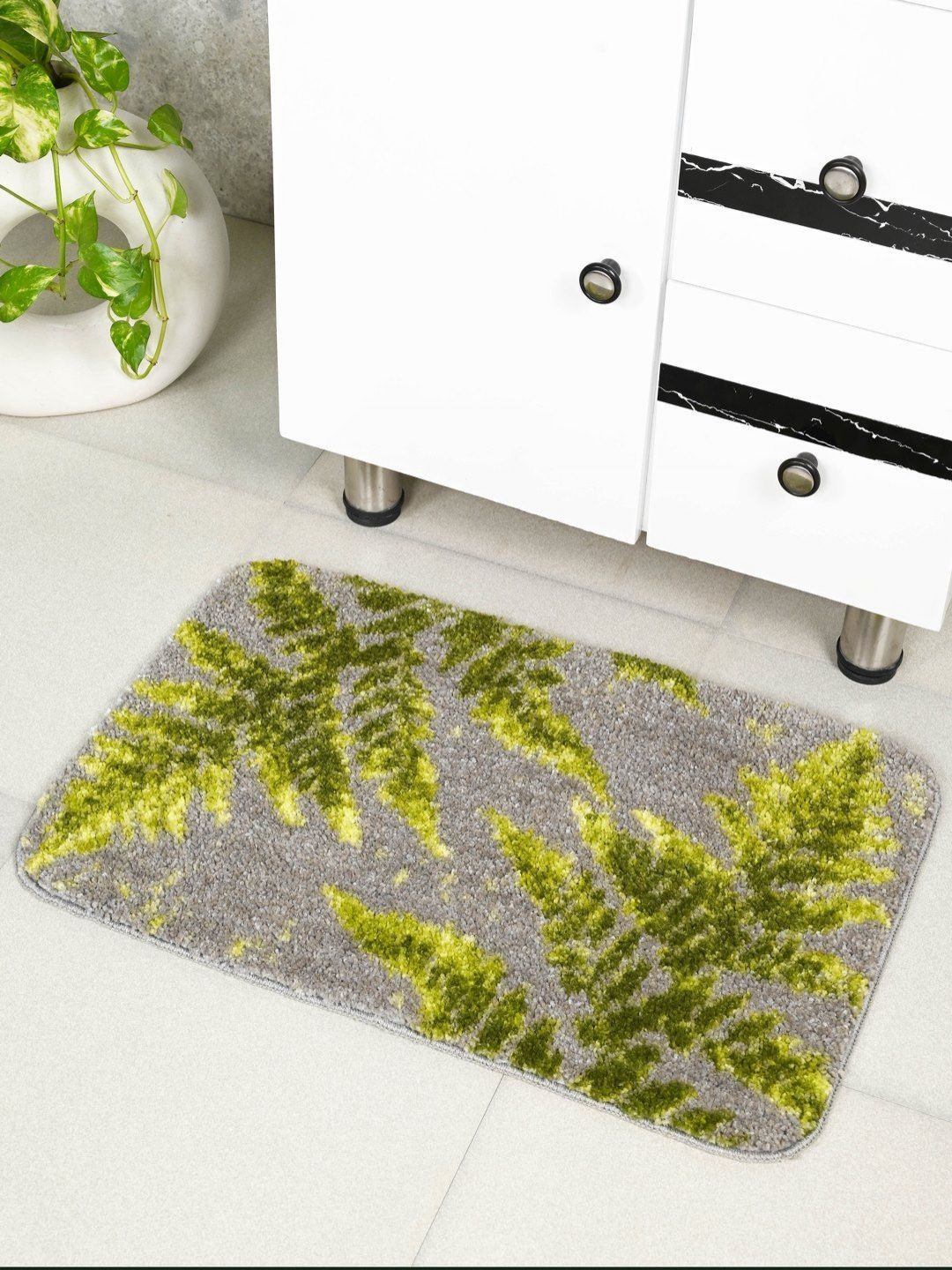Saral Home Grey & Green Printed 2200 GSM Antiskid Bath Rugs