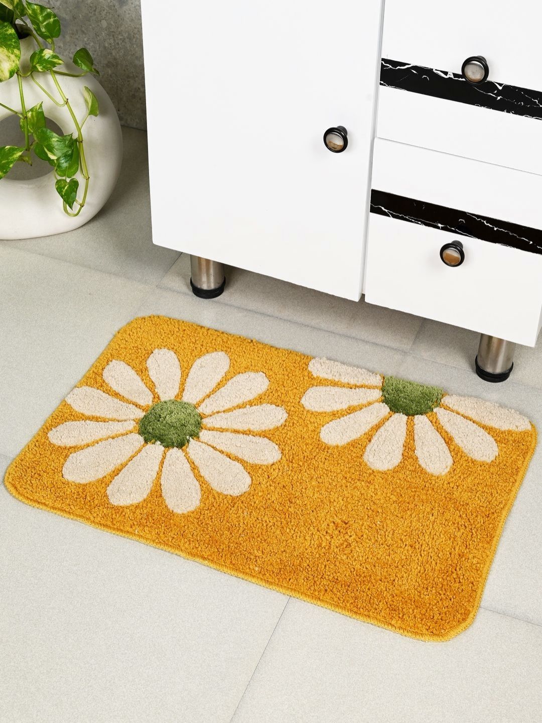 Saral Home Beige & Green Printed Anti-Skid Bath Rugs