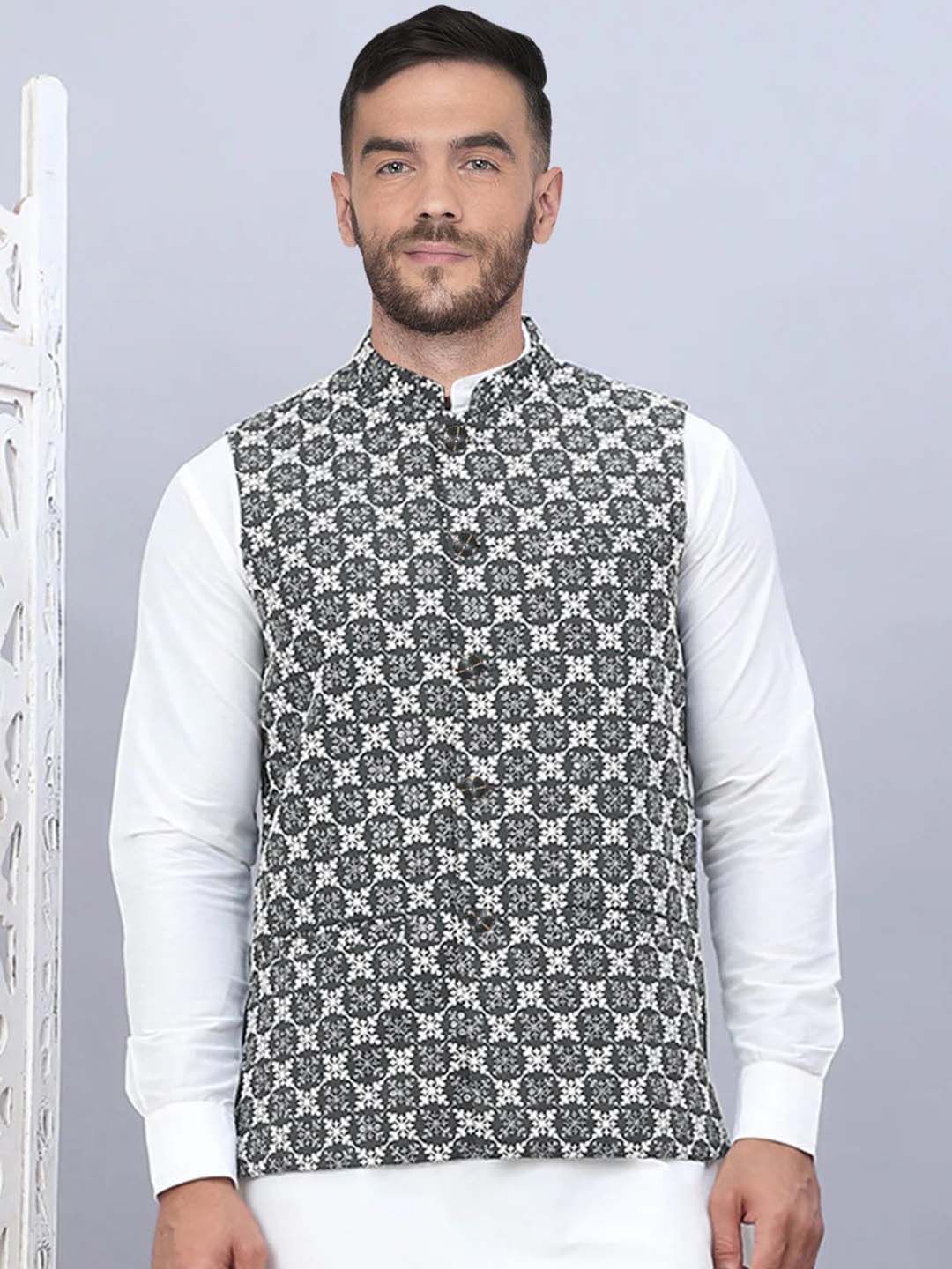 SG LEMAN Men Embroidered Nehru Jacket