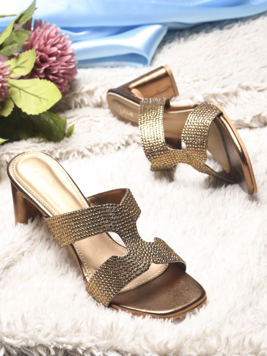 JM Looks Women Embellished Ethnic Block Sandals