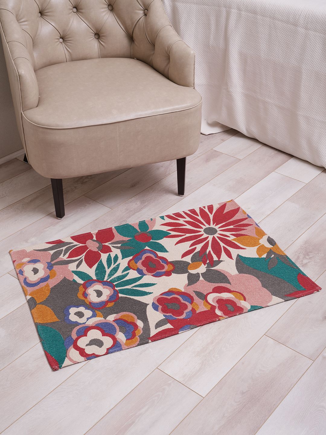 BLANC9 Green & Red Printed 800 GSM Pure Cotton Bath Rug