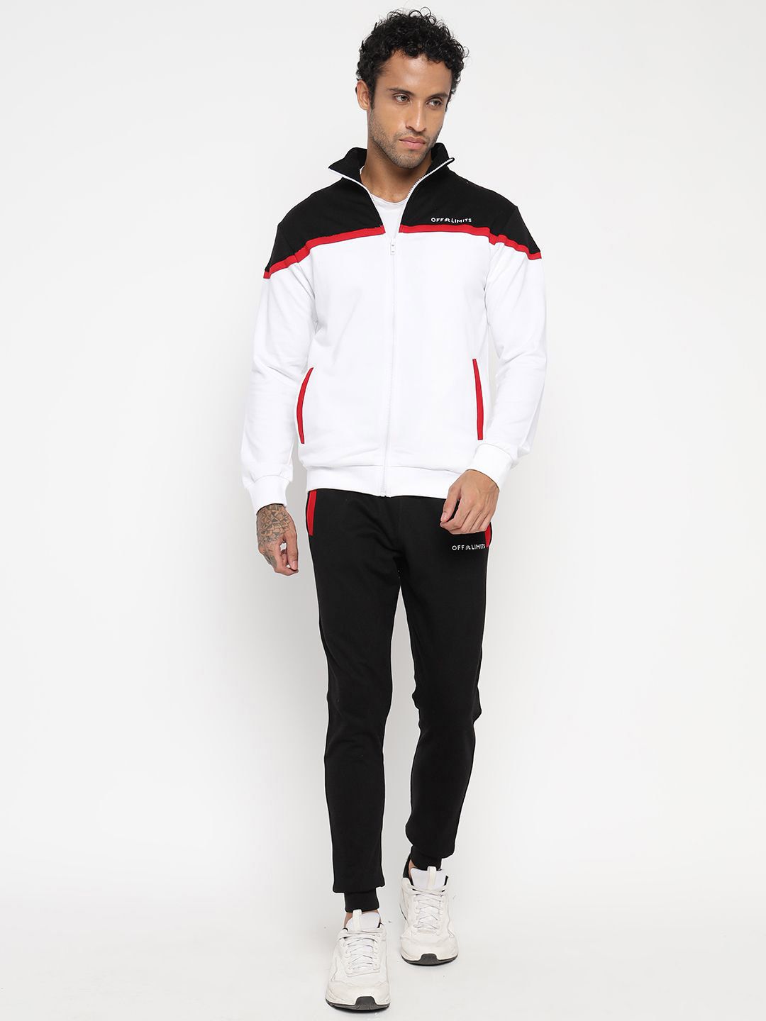 OFF LIMITS Men Colourblocked Sweatshirt & Joggers Tracksuit