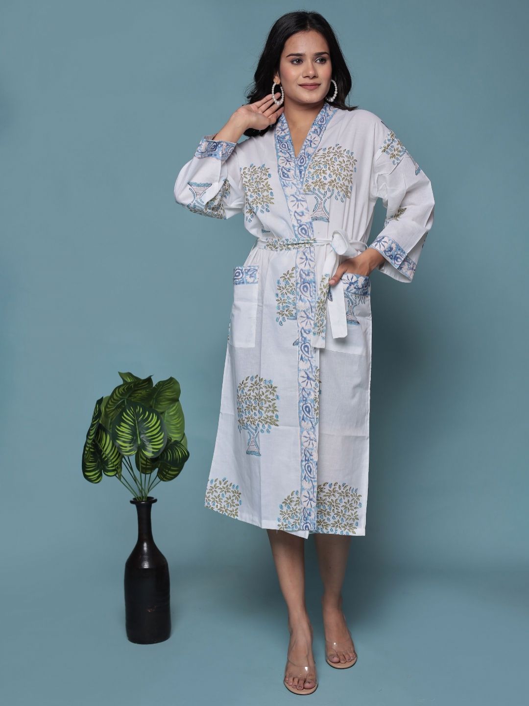 Bohekant Women White & Blue Hand Block Printed Pure Cotton Bath Robe