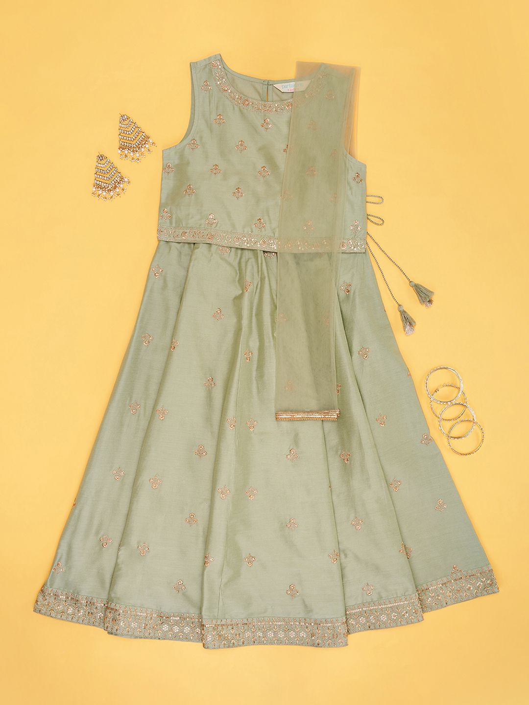 AKKRITI BY PANTALOONS Girls Cotton Embroidered Ready to Wear Lehenga & Blouse With Dupatta