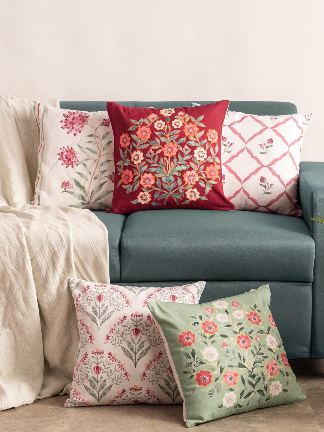 haus & kinder White Floral Cotton Washable 5 Piece Square Cushion Covers -16x16In