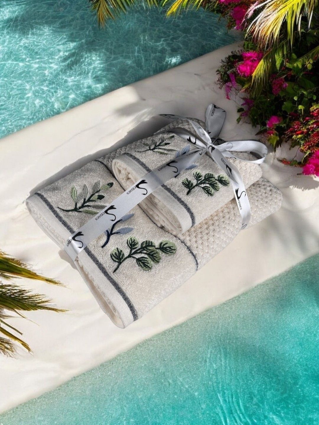 SENSES Off White & Green 2 Pieces Floral Embroidered Cotton 550 GSM Towel Set