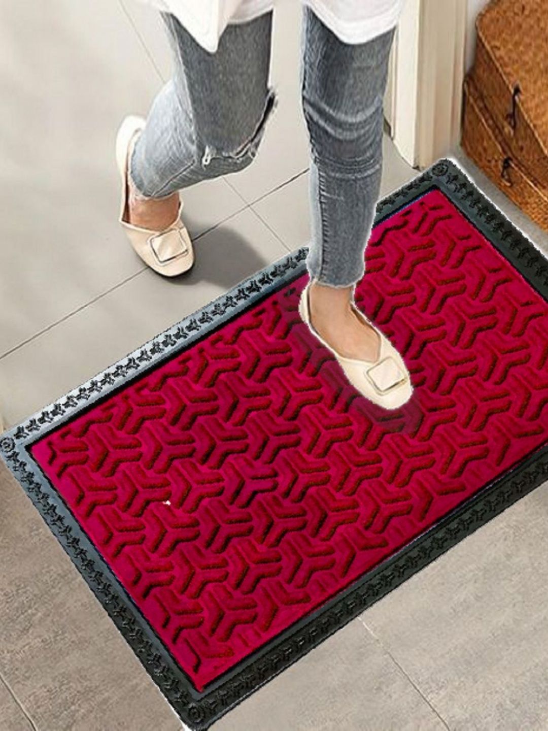 AaHo Decor Red & Black Anti-Skid Doormat