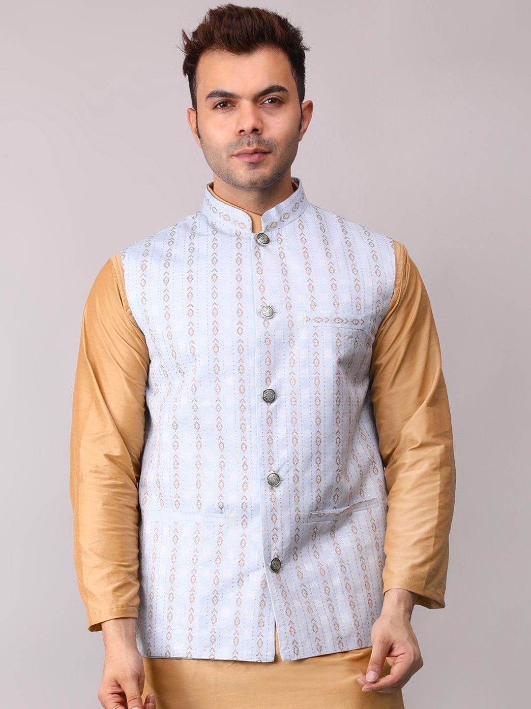 Voniry Men Embroidered Nehru Jacket