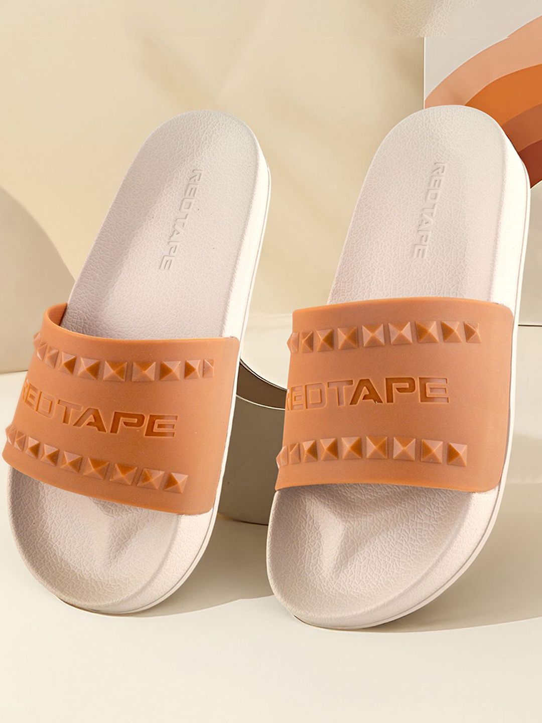 Red Tape Women Rubber Sliders