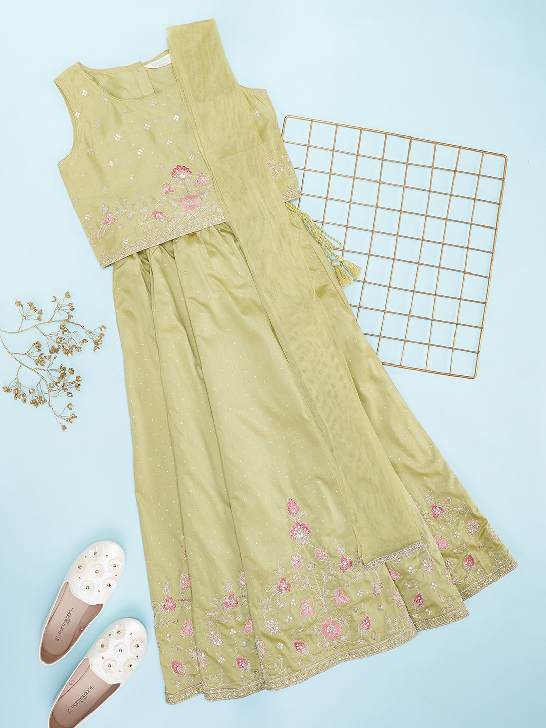 AKKRITI BY PANTALOONS Girls Embroidered Ready to Wear Lehenga & Blouse With Dupatta