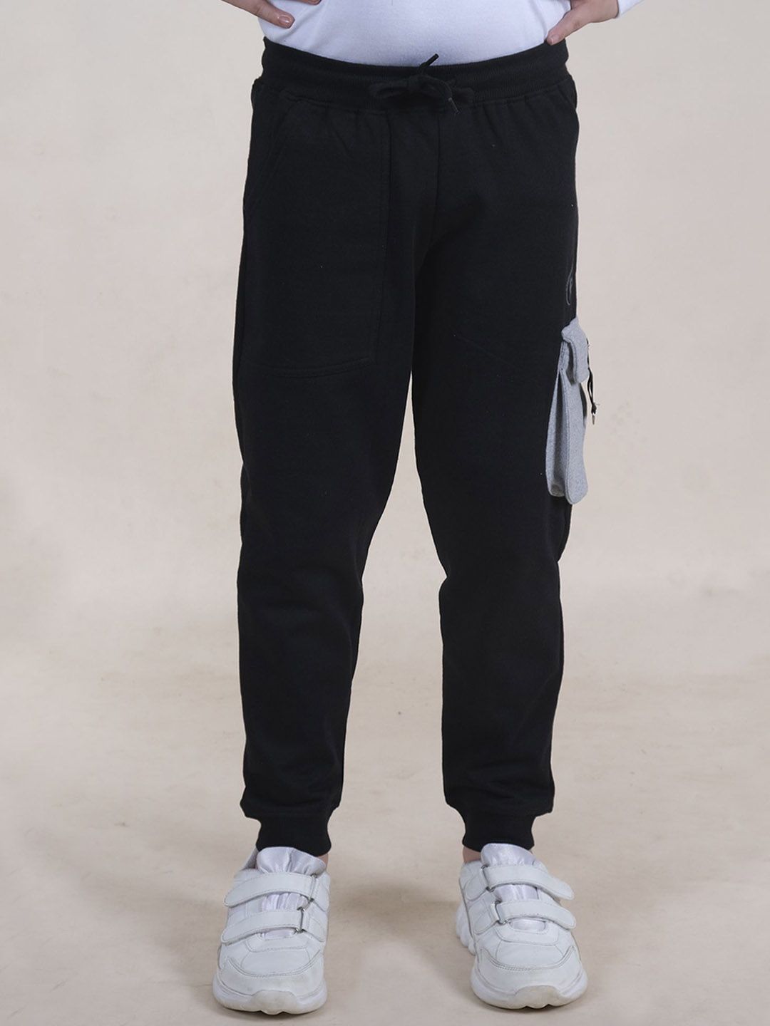 KiddoPanti Solid Boys Mid-Rise Joggers