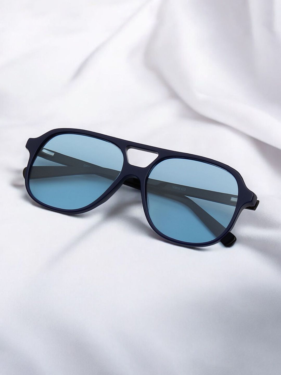 Ted Smith Unisex Aviator Sunglasses with Polarised and UV Protected Lens SUN-VANZ_C3