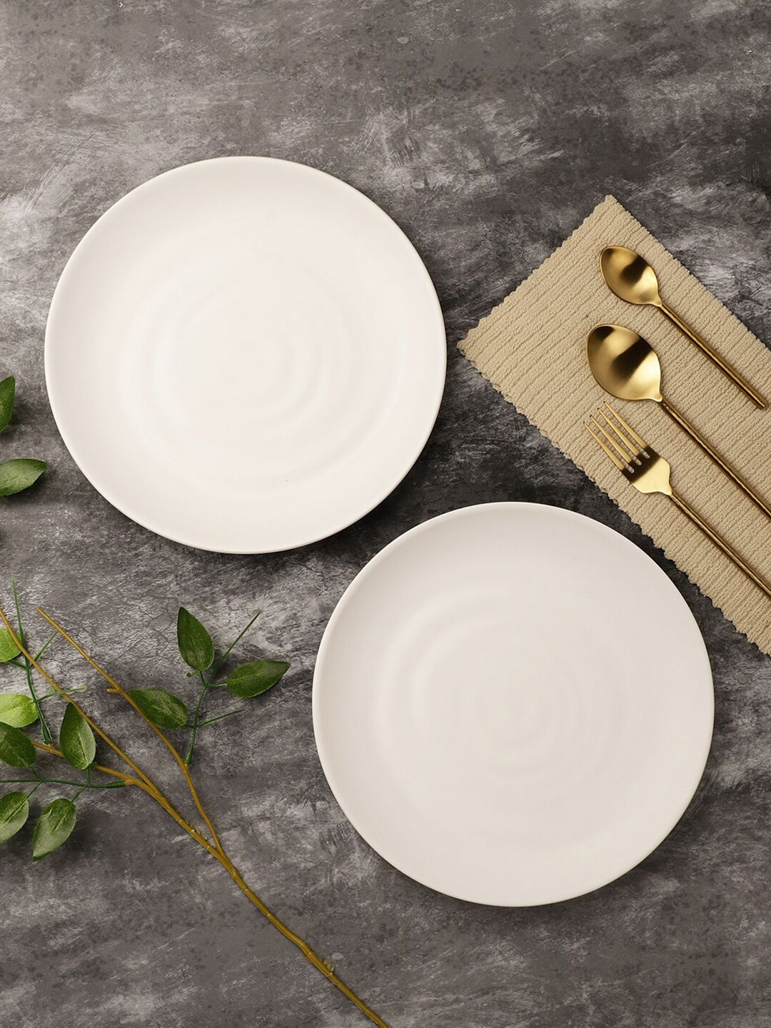 Servewell White & 6 Pieces Printed Melamine Glossy Plates Price in India