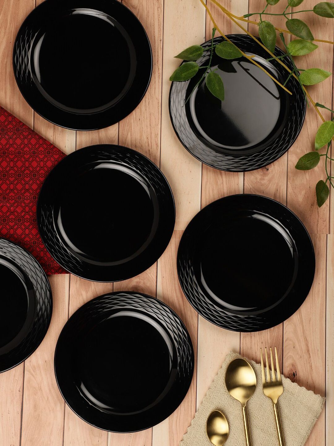 Servewell Black & 6 Pieces Melamine Glossy Plates Price in India