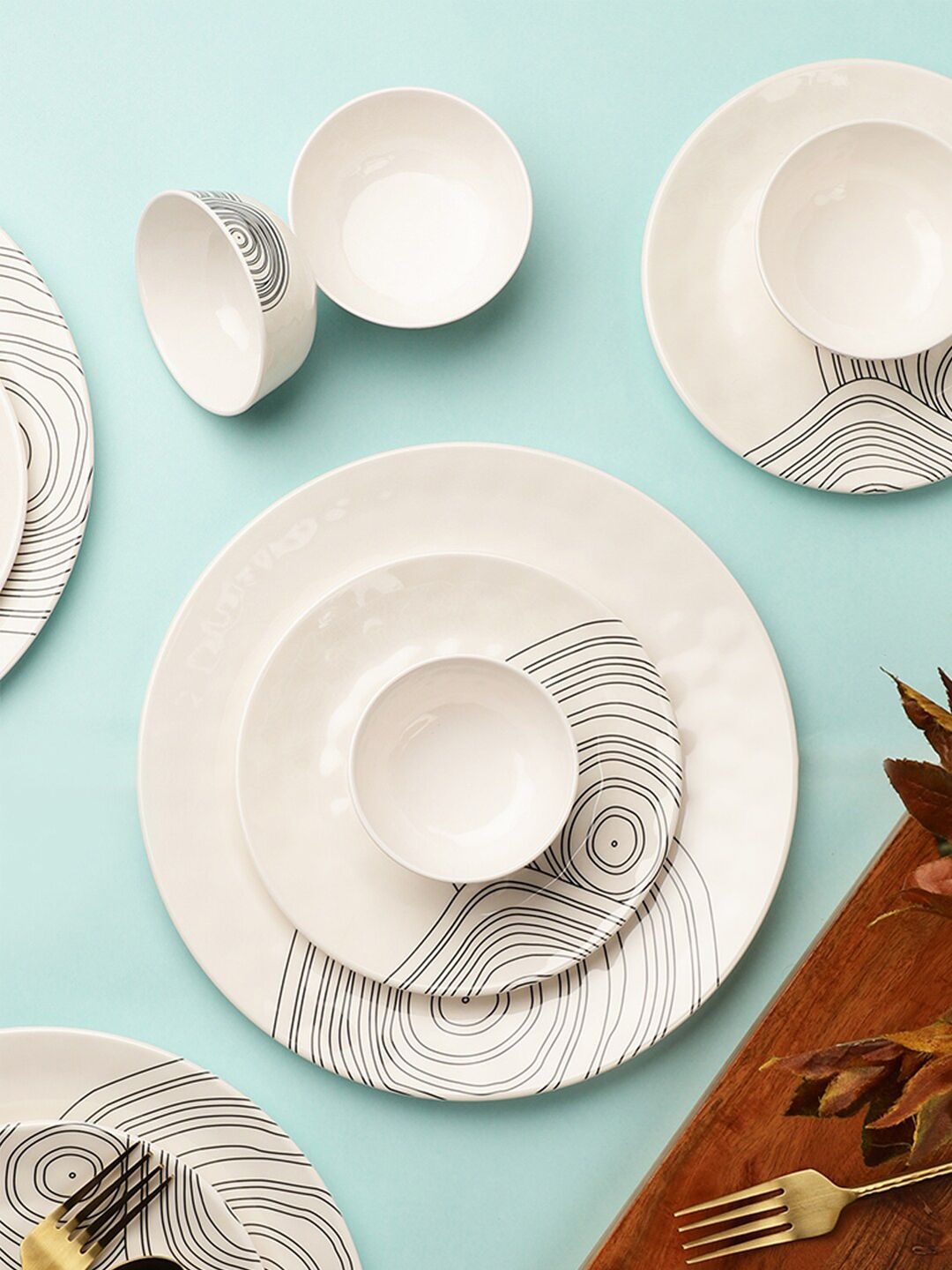 Servewell White & Grey Pieces Geometric Printed Melamine Glossy Dinner Set Price in India