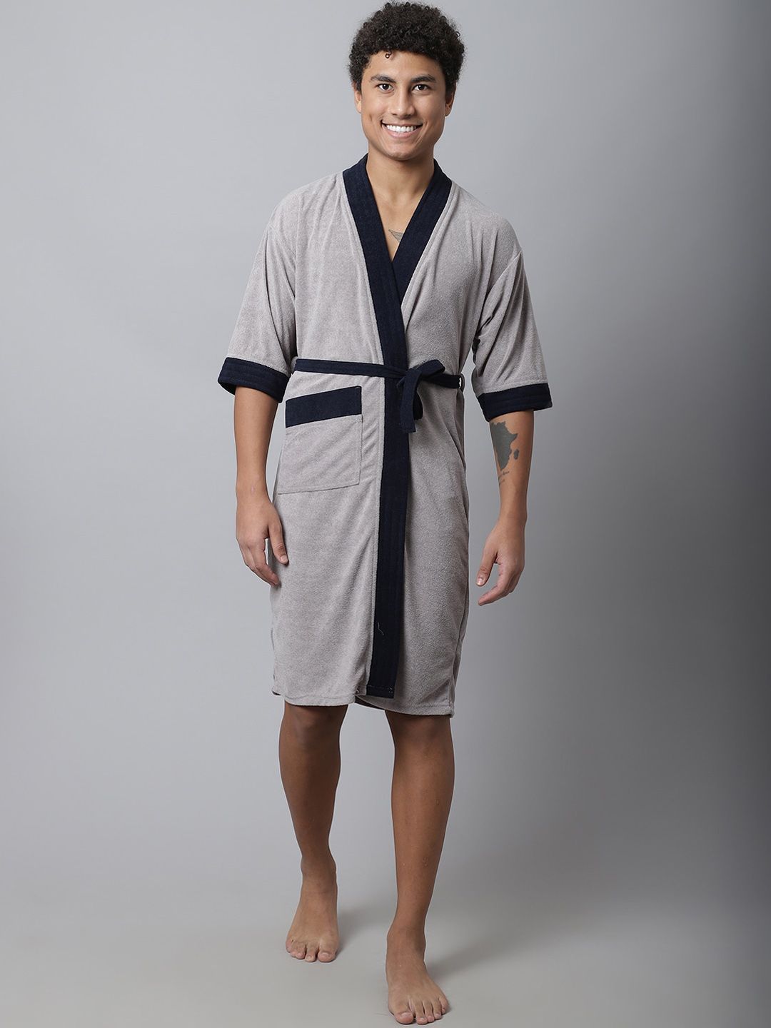 ELEVANTO Men Grey & Navy Blue Solid Bath Robe