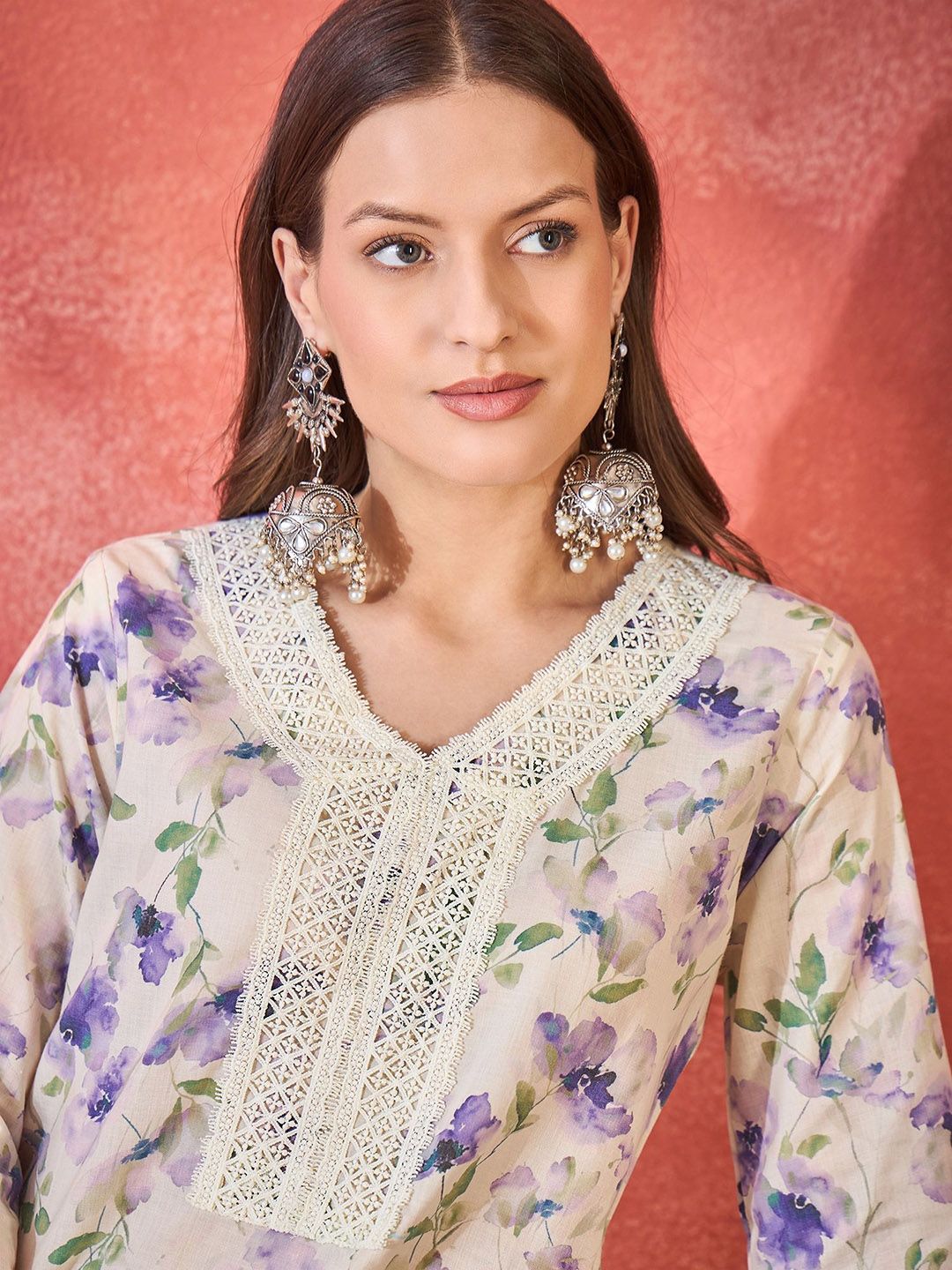 Sangria Floral Printed V-Neck Straight Kurta