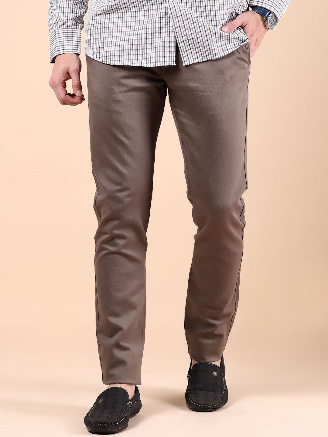 V-Mart Men Slim Fit Mid Rise Chinos