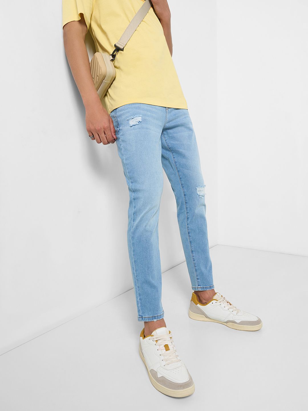 SF JEANS by Pantaloons Men Slim Fit Mid-Rise Mildly Distressed Jeans