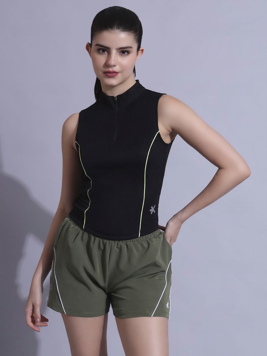 HRX by Hrithik Roshan HRX by Hrithik Roshan Mandarin Collar Sleeveless Slim Fit T-shirt