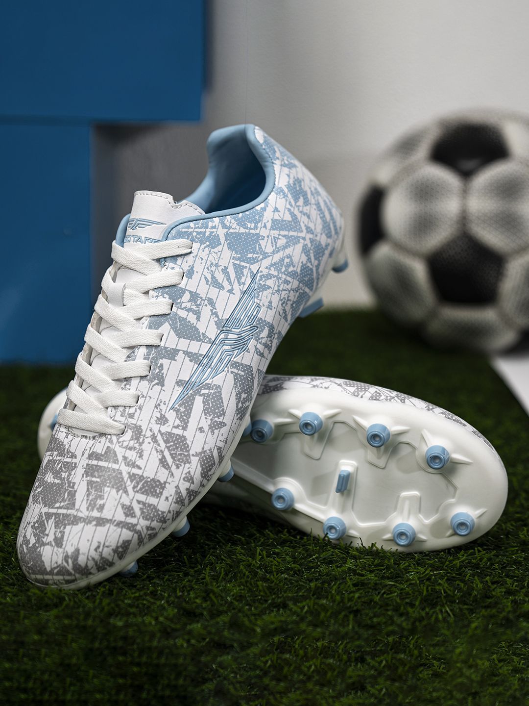 Red Tape Men Football Shoes