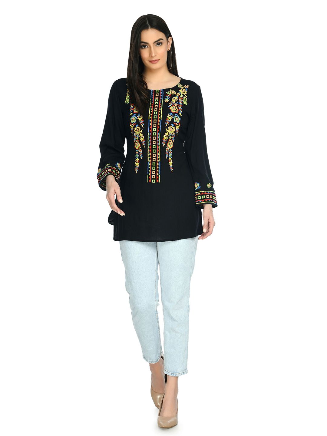 AGARU Embroidered Top