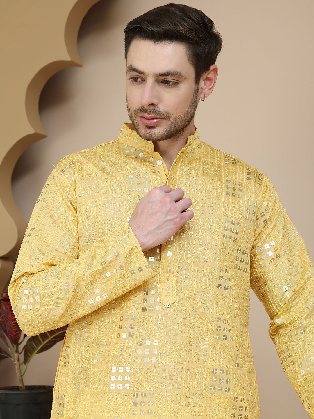 Jompers Men Geometric Embroidered Sequinned Kurta
