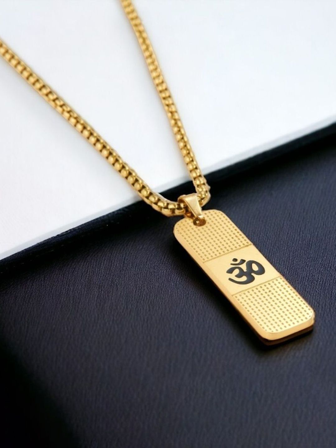 Roadster Pendant