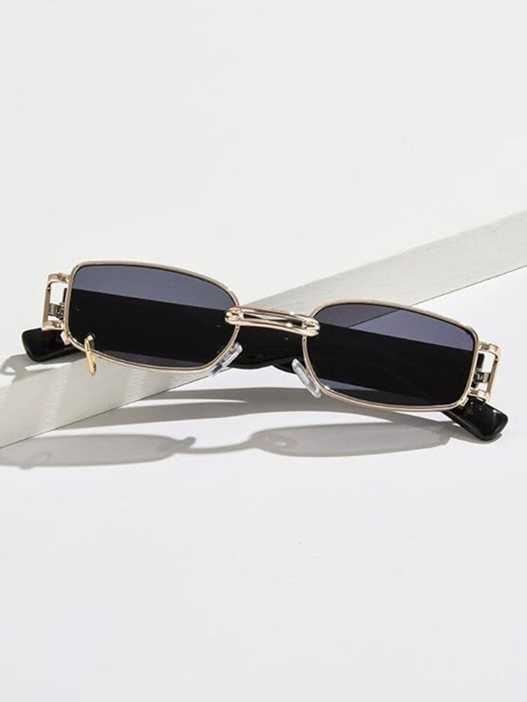 Arzonai Unisex Rectangle Sunglasses with UV Protected Lens MA-890-GOLD-BACK deal from myntra Arzonai Unisex Rectangle Sunglasses with UV Protected Lens MA-890-GOLD-BACK deal from myntra